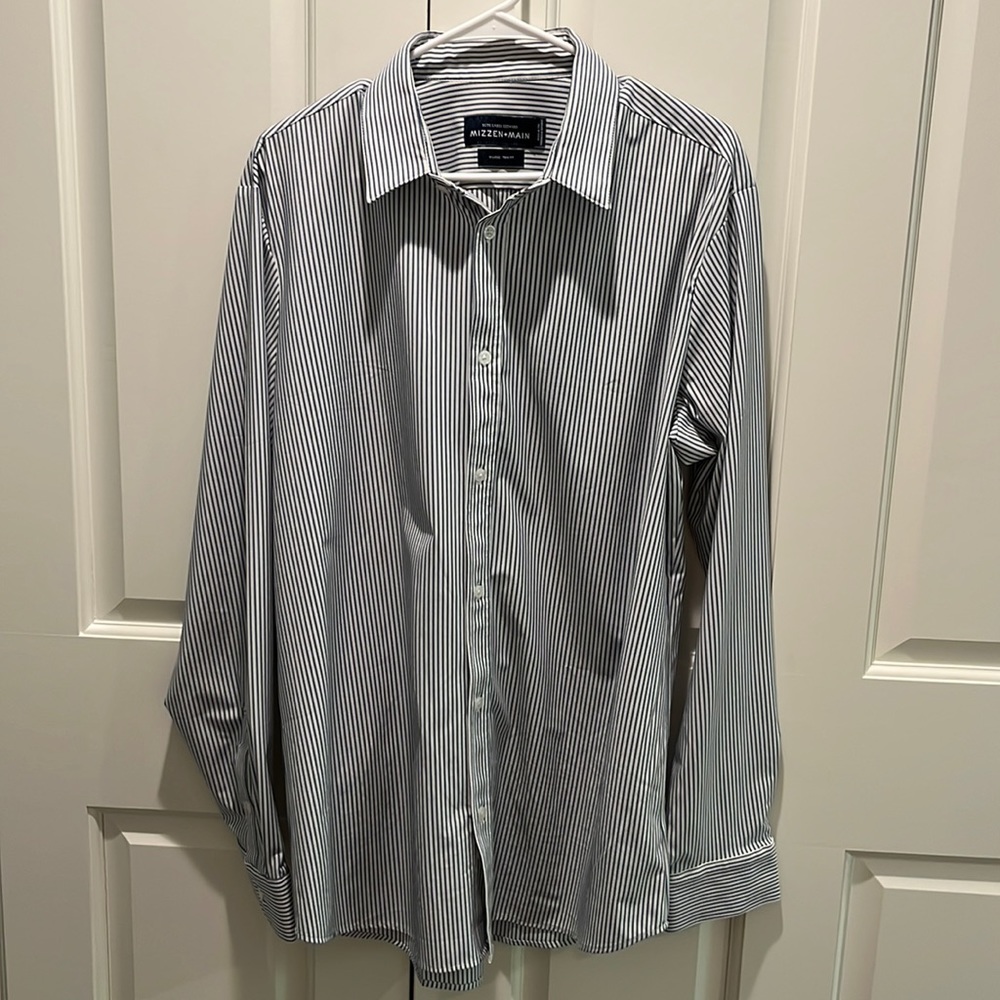 Men’s dress shirt. Mizzen + Main. XL Trim fit.